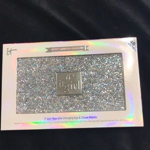 It Cosmetics Eye and Cheek Palette